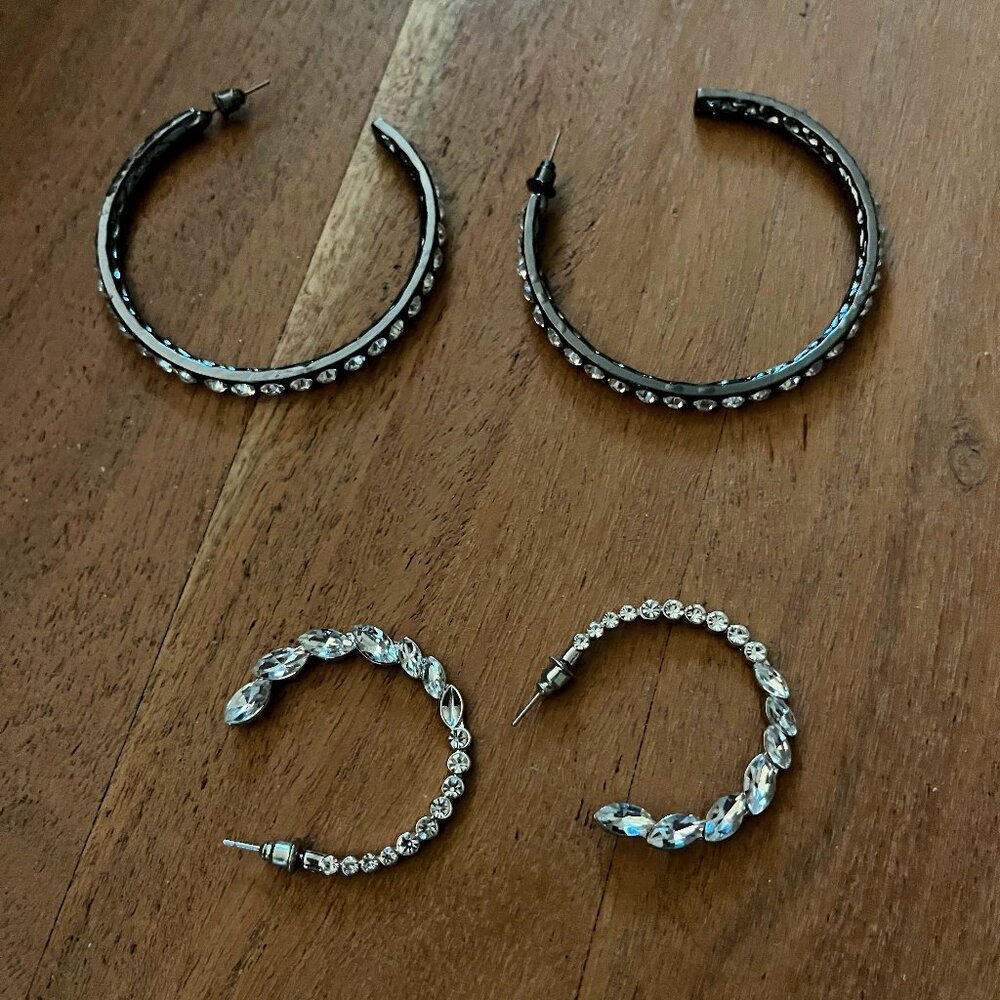 ❤️ 2 pair hoop earrings ❤️